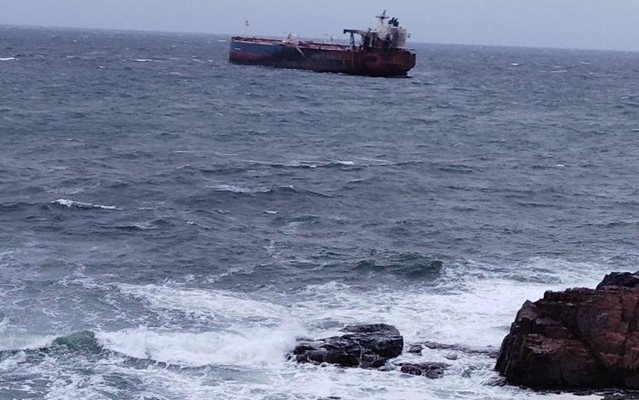 Все още не са изяснени всички обстоятелства как танкерът ударен