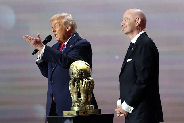 Президентът на САЩ Доналд Тръмпотново обяви война на американския футбол като