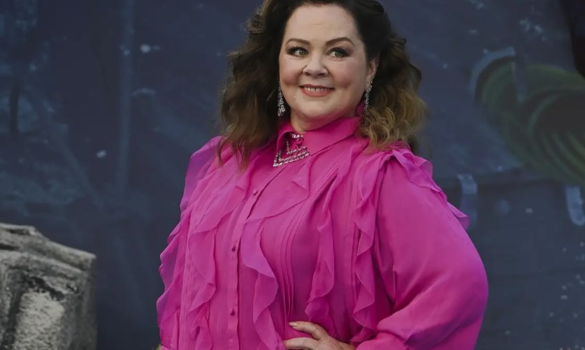 Мелиса Маккарти демонстрира напълно променената си фигура докато водеше последния