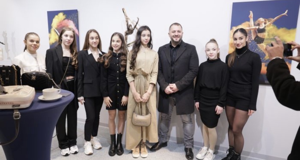 Всеки желаещ да подкрепи БФХГ може да се сдобие с