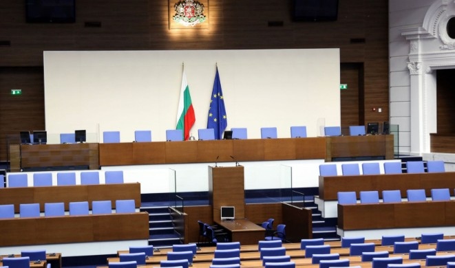 Шести вот на недоверие срещу кабинета Желязков Вносители са ПП ДБ