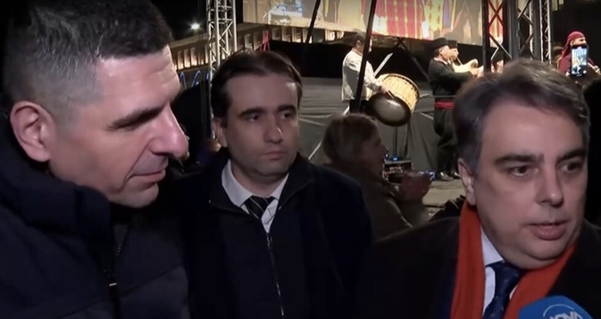 Протестите ще продължат докато правителството не подаде оставка А днес