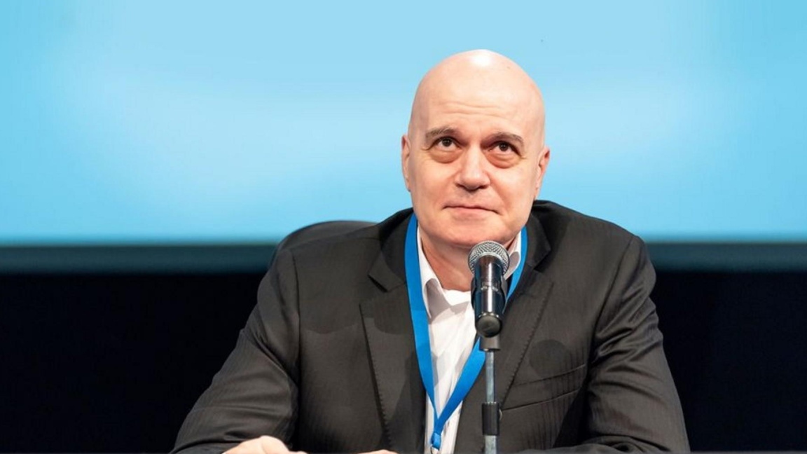 Лидерът на Има такъв народ Слави Трифонов публикува пост в