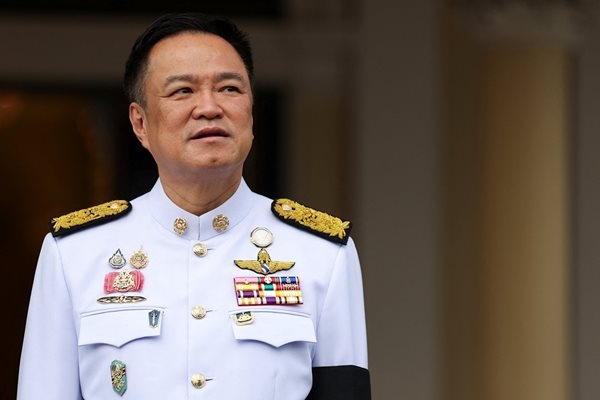 Тайландският премиер Анутин Чарнвиракул днес потвърди че страната му ще