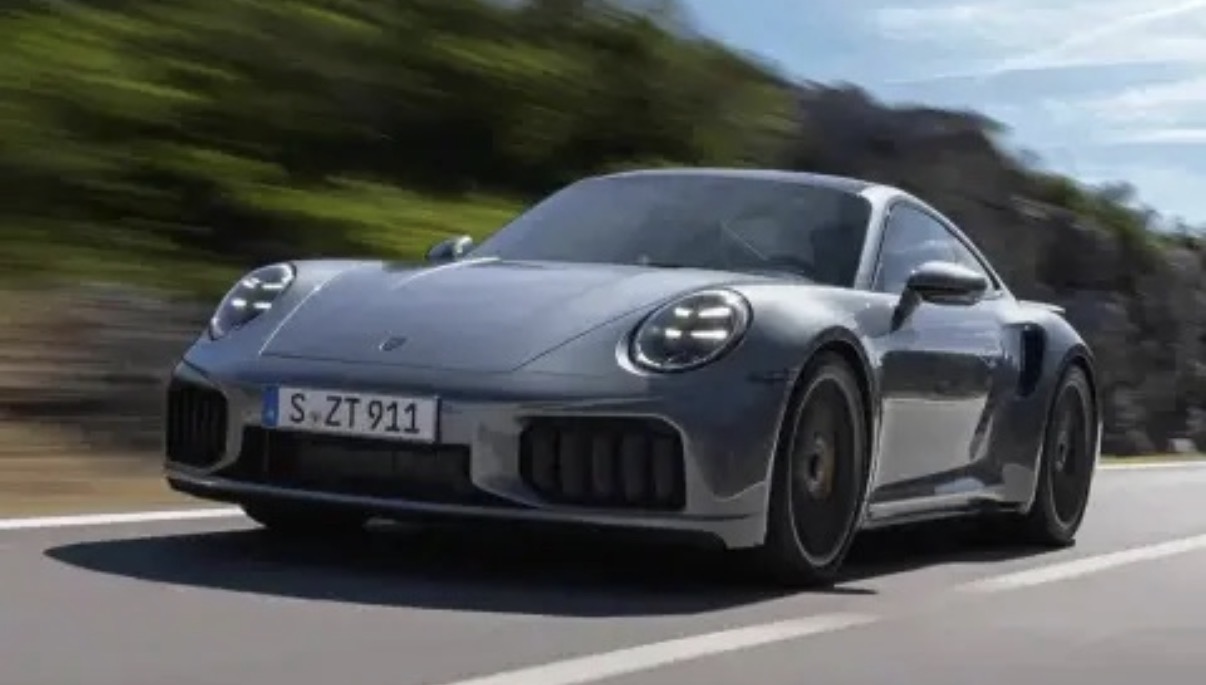 Изправени пред зашеметяващото темпо на иновациите от местните конкуренти в