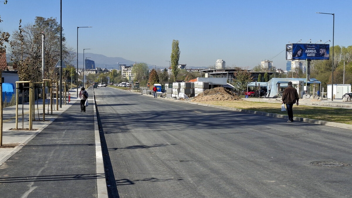 Днес се отваря за движение новоизграденият участък от бул Рожен