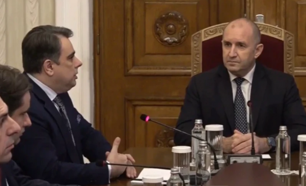 Представителите на ПП ДБ влязоха в 11 30 часа на