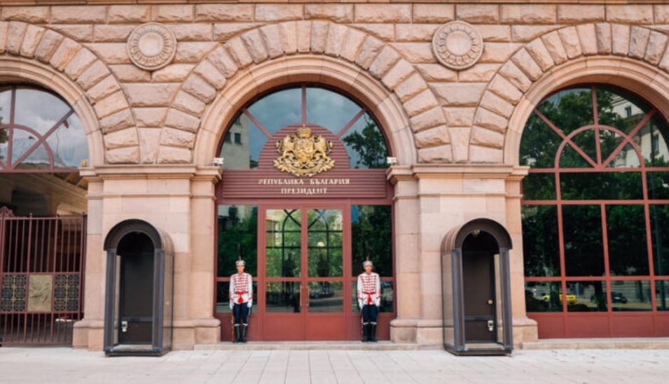 Президентът Румен Радев продължава консултациите с представители на парламентарните групи