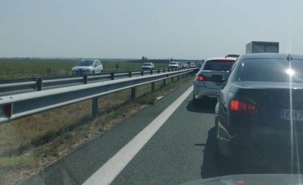 Пътна полиция въвежда засилени мерки за контрол и сигурност по