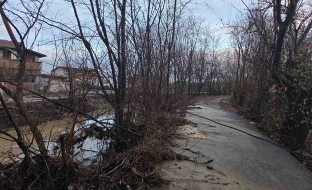 Нормализира се ситуацията в пазарджишкото село Гелеменово след като реката