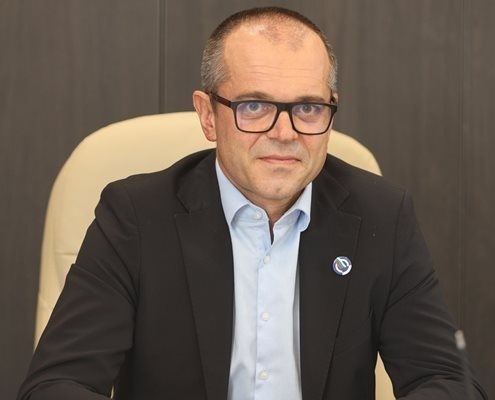 Към момента нашите телефонни линии са спокойни имаме много откъслечни