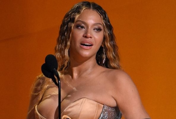 Певицата се нареди сред най богатите хора в света  след като направи най  печелившото турне