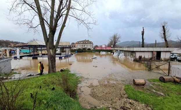 Проливни валежи с интензитет над 100 литра на квадратен метър