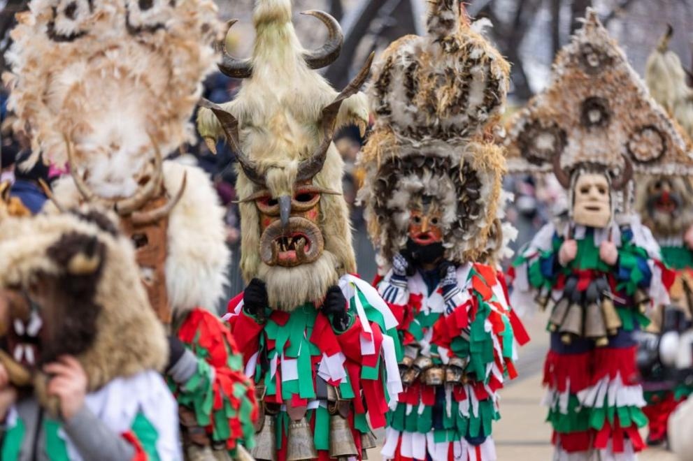 Продължава пъстрата програма на Сурва в Перник след като зрелищен