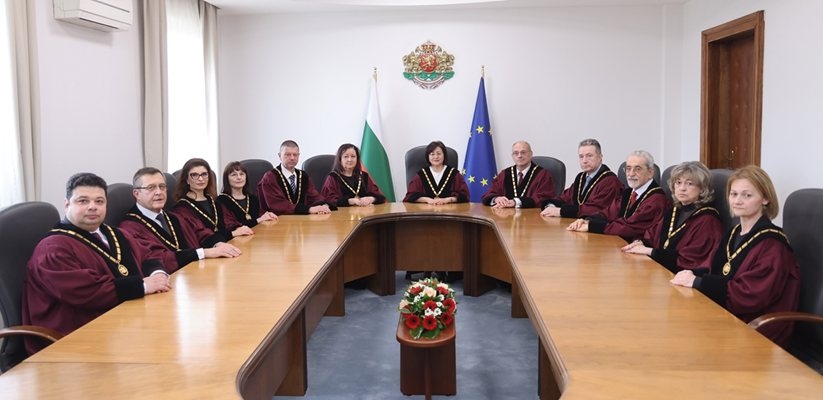 Конституционният съд образува дело по което трябва да реши дали