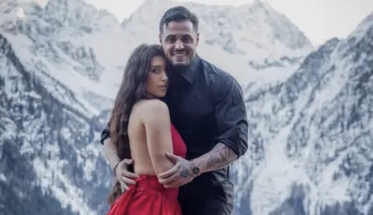 Карлос Насар показа удивителна фотосесия в компанията на своята половинка