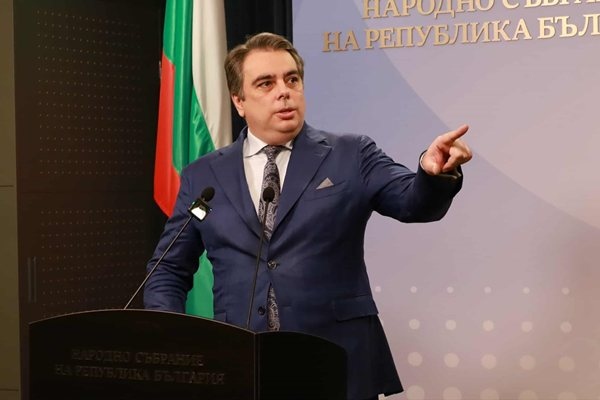 Внезапен здравословен проблем попречи на лидера на Продължаваме промяната Асен