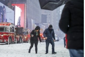 Силната зимна буря връхлетяла САЩ взе най малко седем жертви