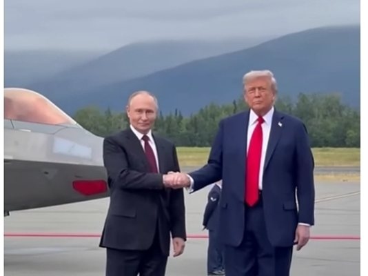 Президентът на САЩ Доналд Тръмп обяви днес че руският му колега Владимир Путин се