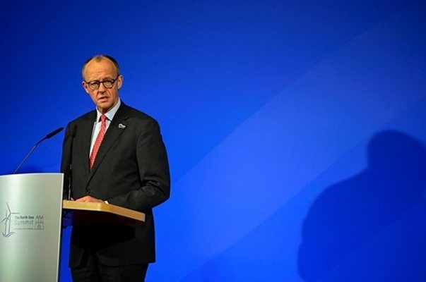 Европейските държави започват да обсъждат идеи за споделен ядрен чадър