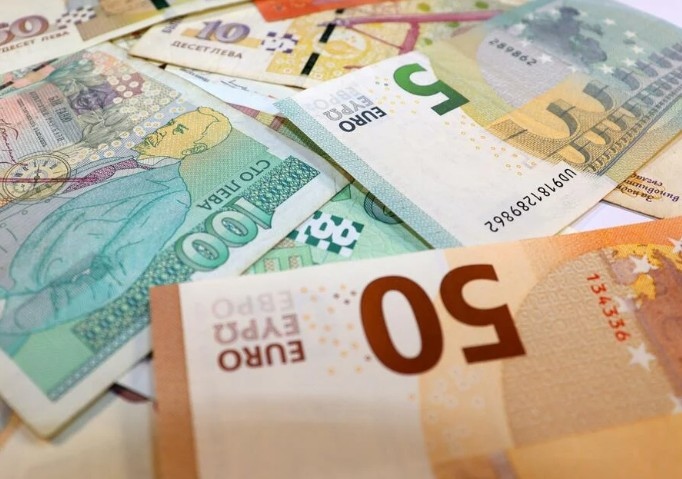 Депозитите на домакинствата в търговските банки у нас нараснаха с 19