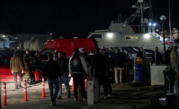 Най малко 15 мигранти загинаха след сблъсък между моторна лодка