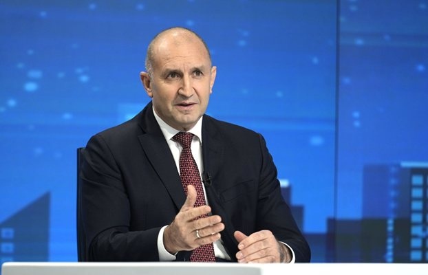 Политическото статукво реши да ограничи възможностите на сънародниците ни зад