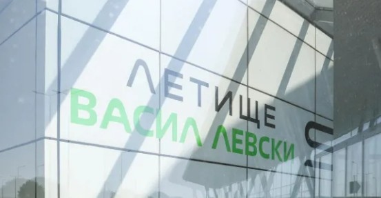Покритият многоетажен паркинг на Терминал 2 на летище Васил Левски