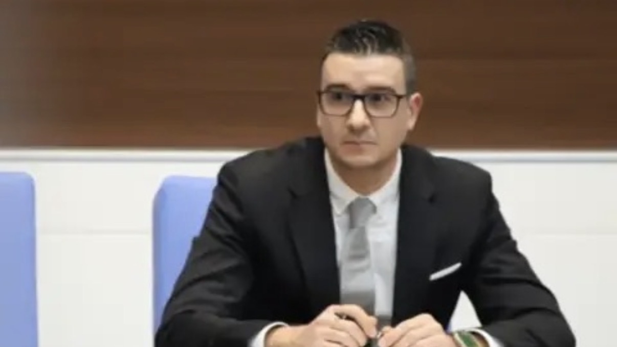 Парламентът ще изслуша министъра на икономиката Петър Дилов Поводът наблюдаваното