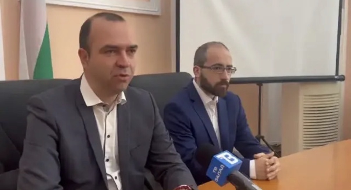 Апартаментът в който живее главният архитект на Кюстендил  Теодор Илиев е разбит от крадци  
Новината сама по себе си би била пореден криминален инцидент  ако не беше признанието  направено лично от потърпевшия пред полицията  от жилището липсвали над 50