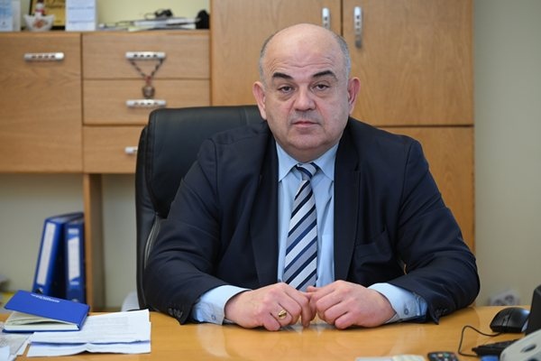 Потребителската кошница е с 6 евро по скъпа от началото