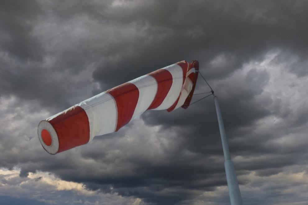 Силен северозападен вятър виелици и снеговалежи обхващат страната За 18