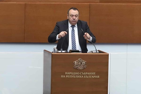 По тежки наказания за педофилите прие парламентът на първо четене