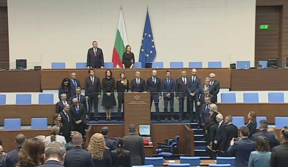 Служебният министър председател Андрей Гюров и министрите от служебното правителство