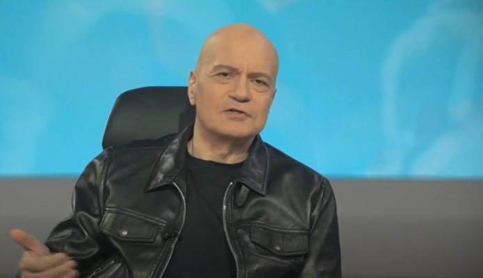Лидерът на Има такъв народ  Слави Трифонов заяви че има определена информация