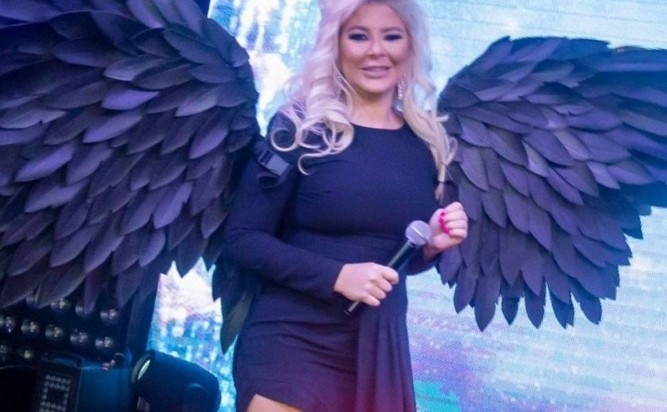 Фолкзвездата Андреа тренира в залата на бившия си мъж –