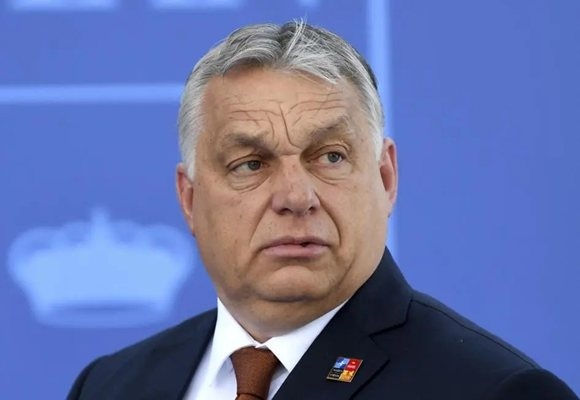 Рейтингът на унгарския президент Виктор Орбан е спаднал рекордно ниско