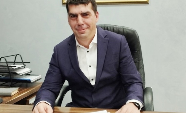 Със заповед на министъра на регионалното развитие и благоустройството Ангелина