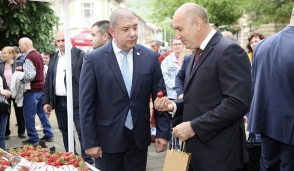 Седем дни преди крайния срок да каже с кого ще