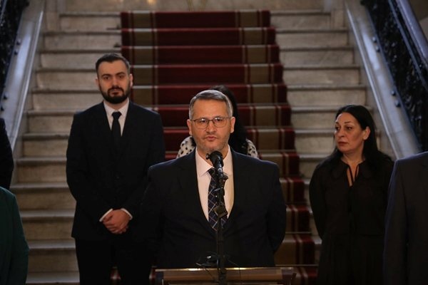 Има заплаха за националната сигурност за което е известен и