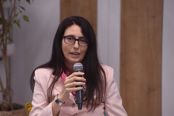 Държавният глава Илияна Йотова подписа указ за освобождаването на Ангелина