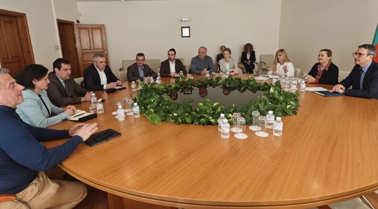 Министърът на енергетиката Трайчо Трайков проведе среща с представители на