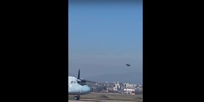 Български многоцелеви изтребители F 16 проведоха учебно тренировъчни полети на летище Васил