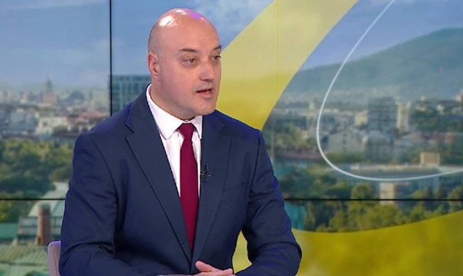 Изпълняващият функциите главен прокурор Борислав Сарафов продължава да заема поста в нарушение