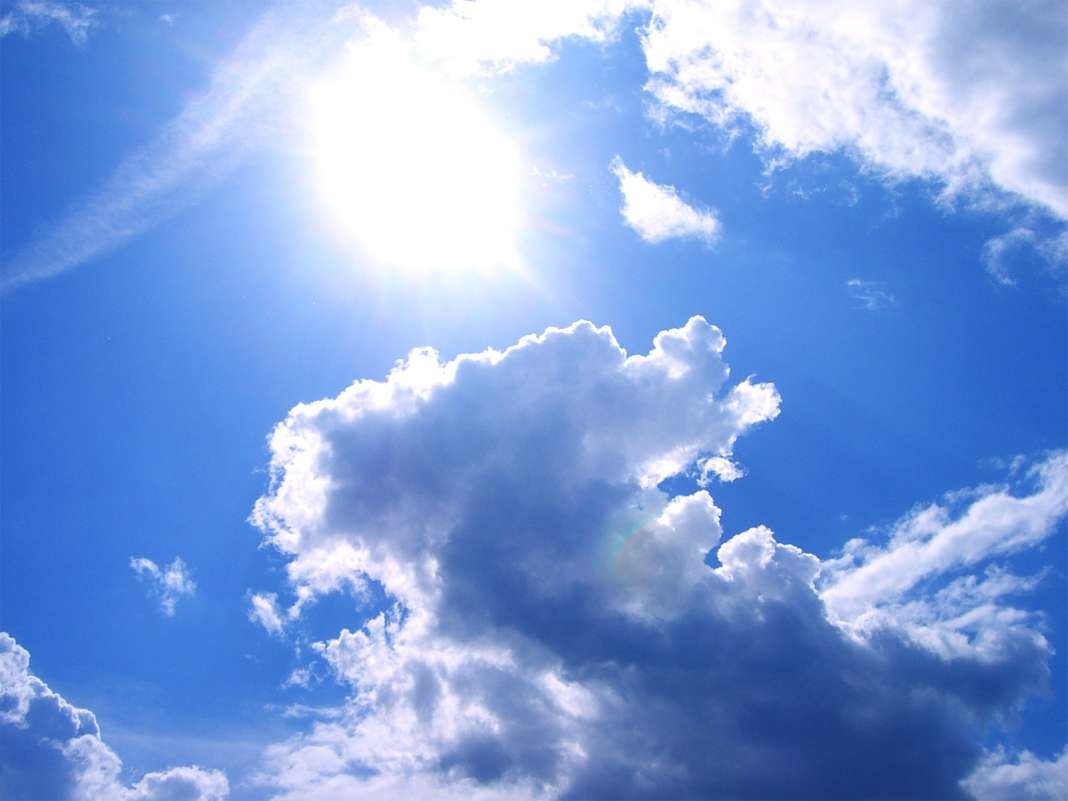 Днес ще е предимно слънчево вятърът ще е слаб до