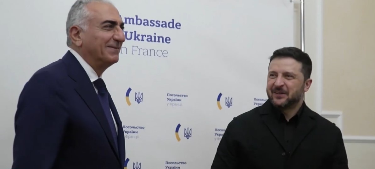 В Париж се срещнаха украинският президент Володимир Зеленски и синът