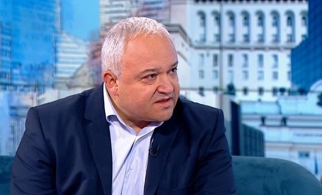 Приписва се специфична стратегия по мълчание на президента и коалицията
