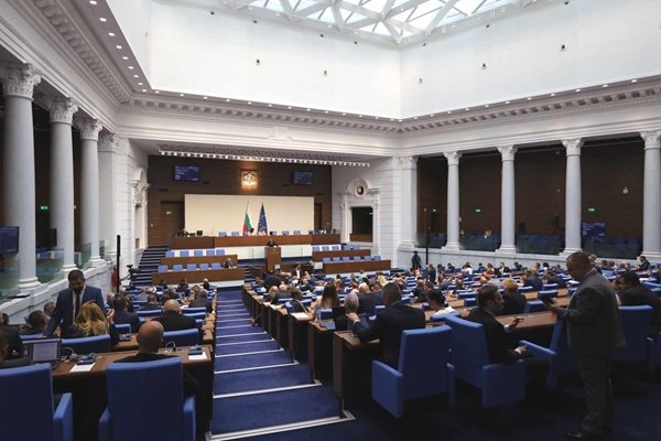 Единодушно Народното събрание прие Проект на решение за даване на
