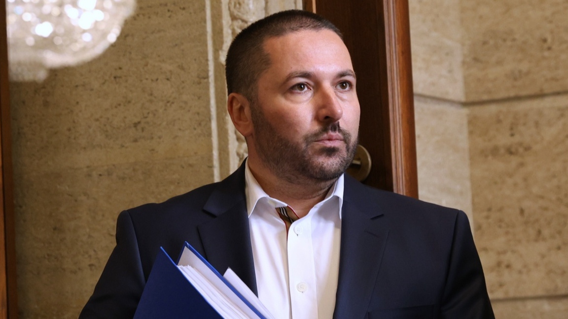 Аз не реших да влизам в политиката а ме принудиха