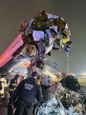 Загинаха двамата пилоти които пострадаха в катастрофата със  самолет на